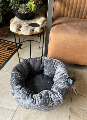 Aanbieding Honden Donut Mand Scruffs Velvet Pet Bed bij Superbay  
